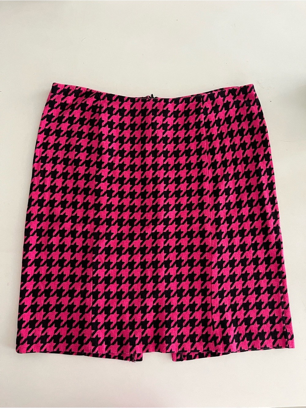Go International pink and black houndstooth mini skirt size 10